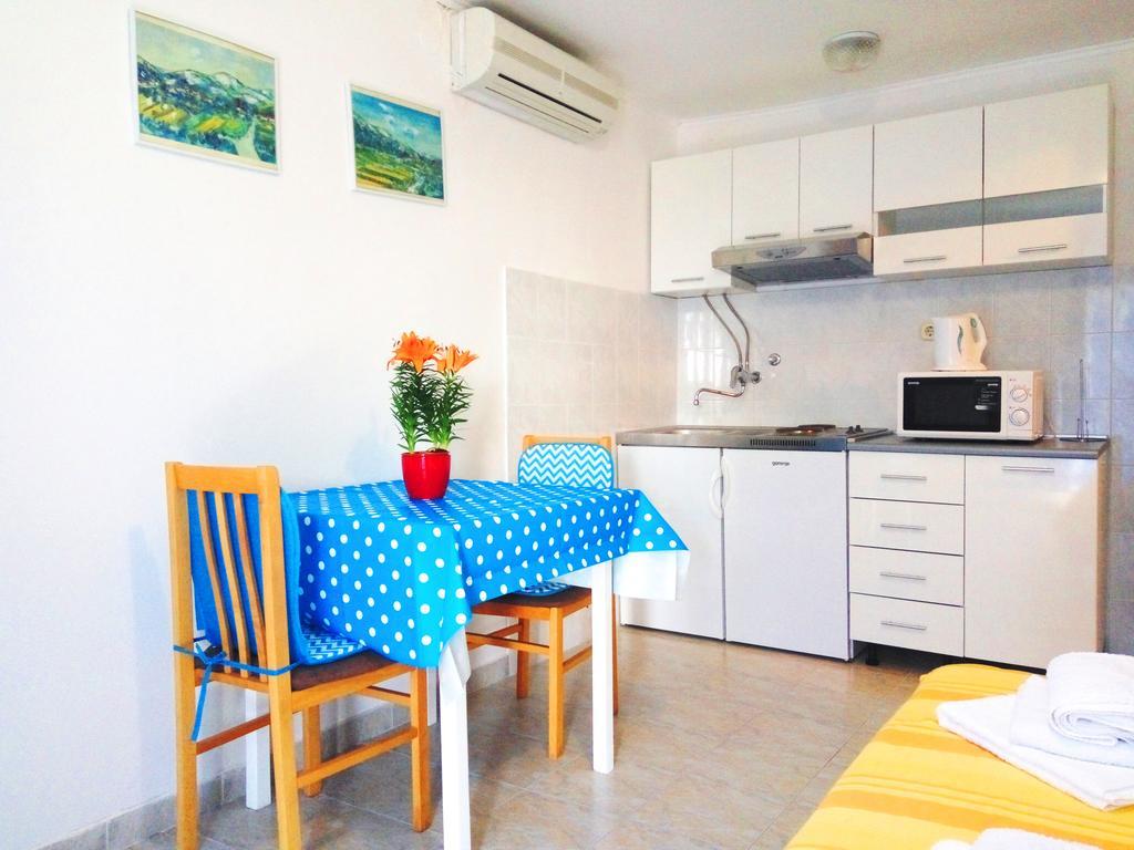 מליני Guest House Kate מראה חיצוני תמונה