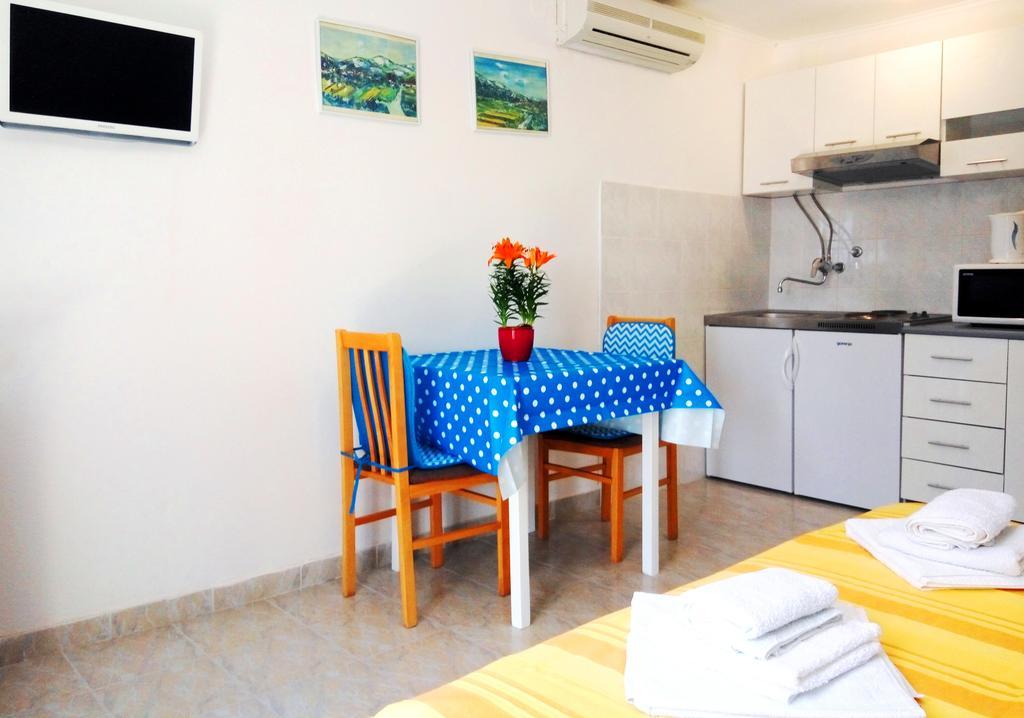מליני Guest House Kate מראה חיצוני תמונה