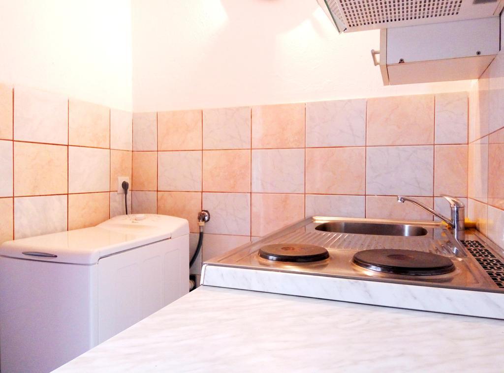 מליני Guest House Kate מראה חיצוני תמונה