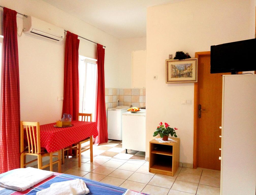 מליני Guest House Kate מראה חיצוני תמונה