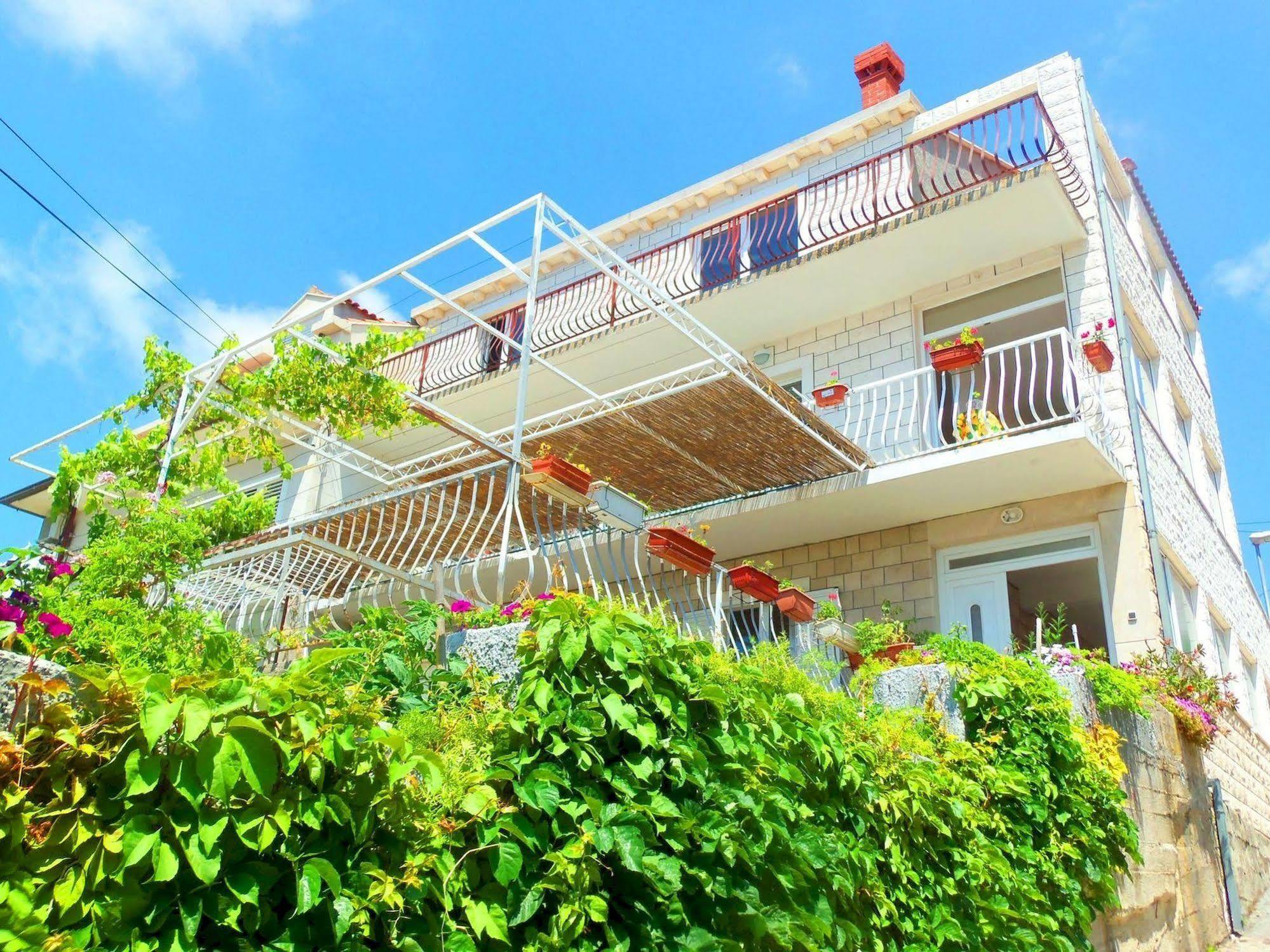 מליני Guest House Kate מראה חיצוני תמונה