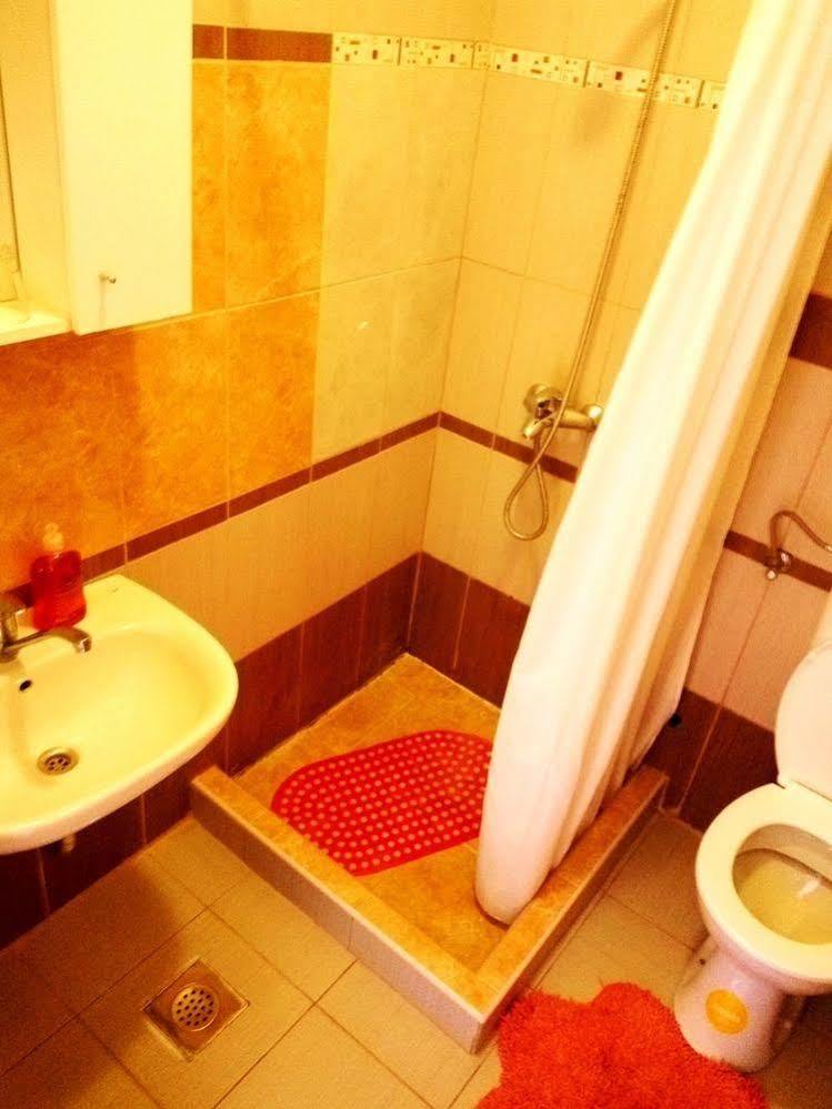 מליני Guest House Kate מראה חיצוני תמונה