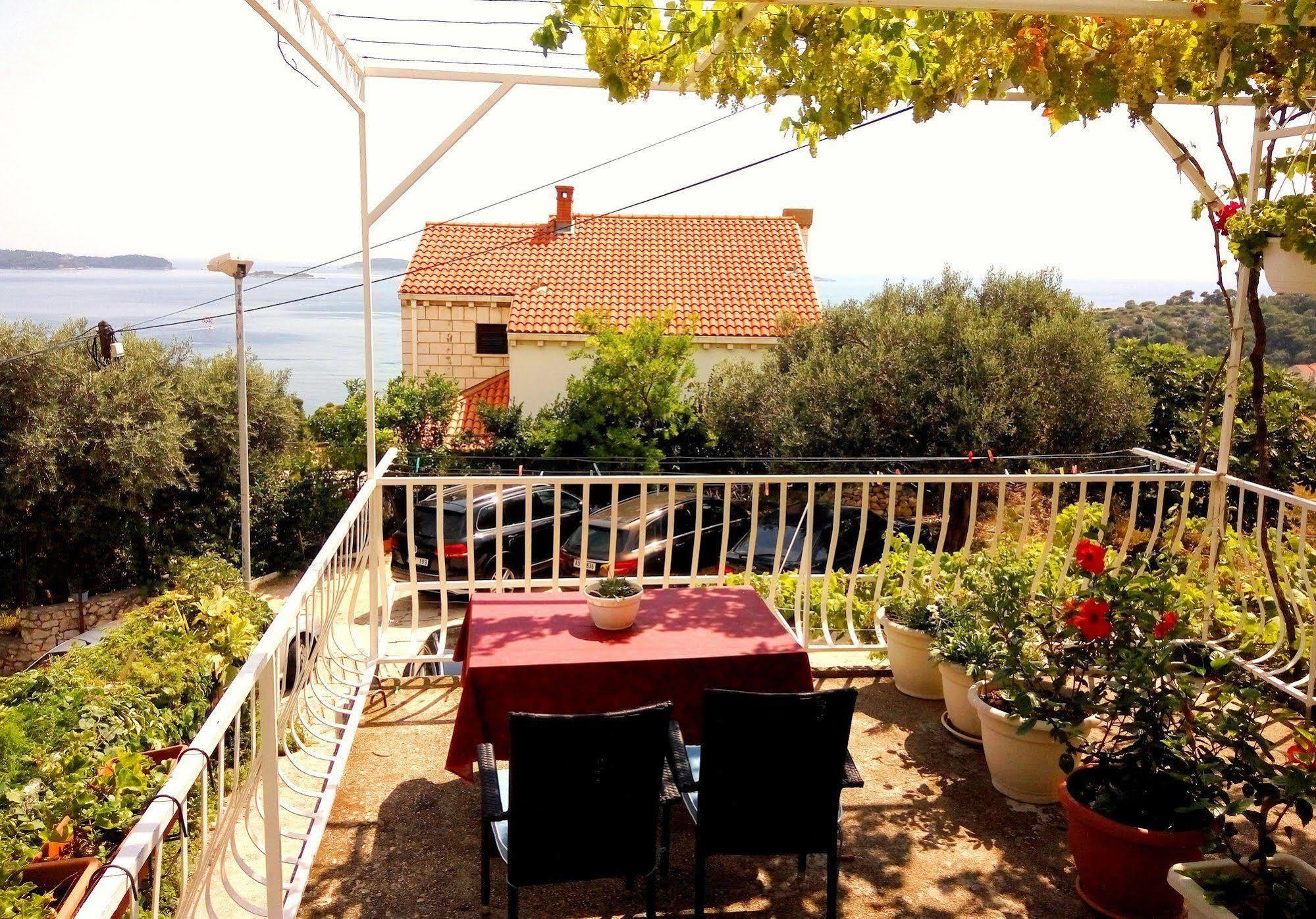 מליני Guest House Kate מראה חיצוני תמונה