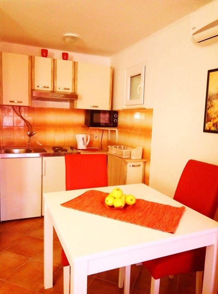 מליני Guest House Kate מראה חיצוני תמונה