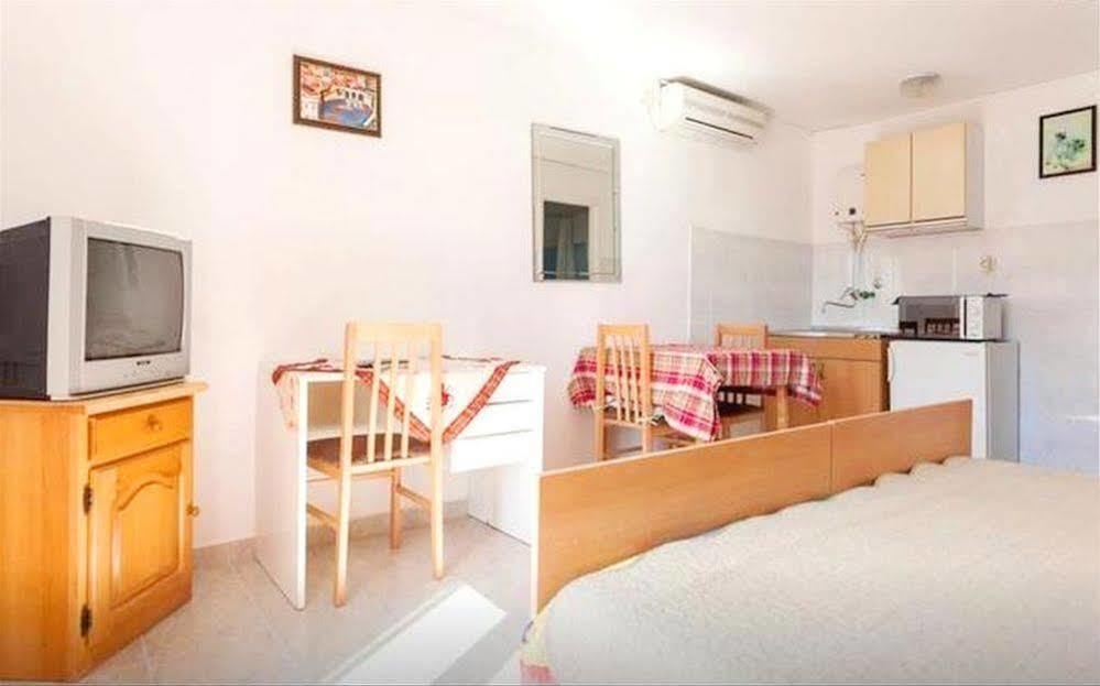 מליני Guest House Kate מראה חיצוני תמונה